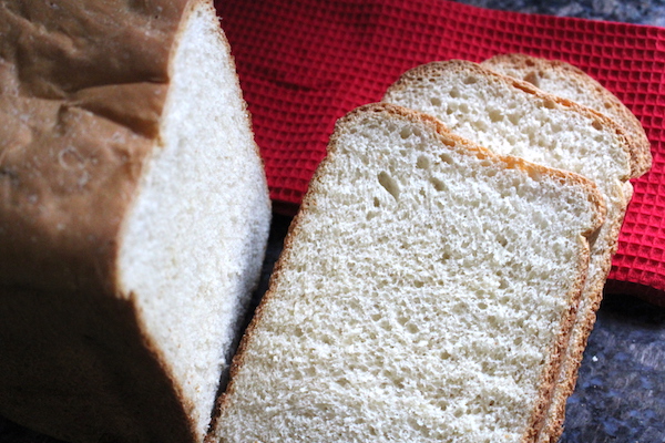 自制的面包机白面包